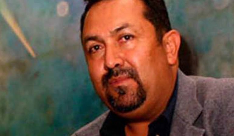 La simbiosis entre el narco y el gobierno resulta esencial para entender las autodefensas / Entrevista a J. Jesús Lemus, acerca de Tierra sin dios