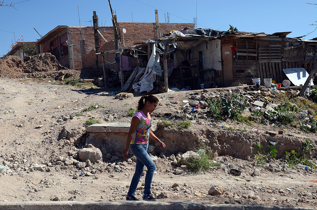 Paracaidistas invaden Fraccionamiento Cartagena