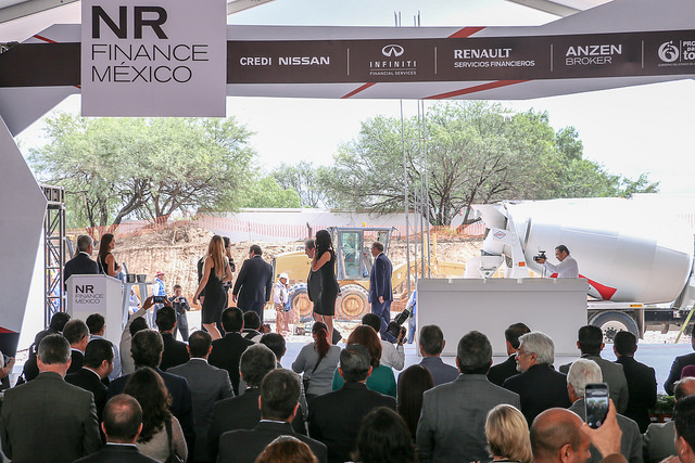 Colocan la primera piedra de NR Finance México