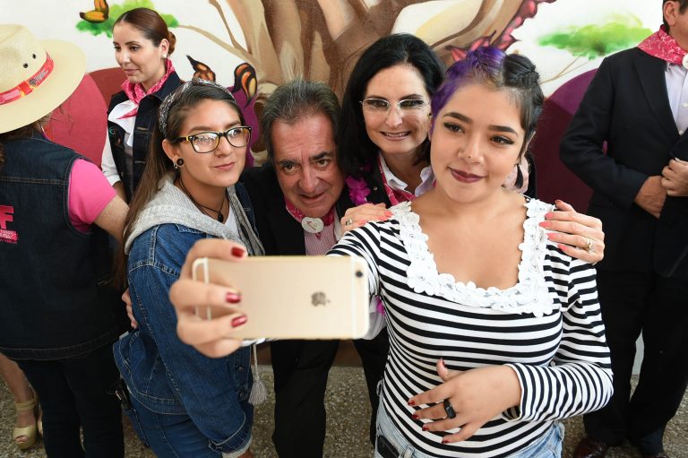 Celebran el cuarto Aniversario de la Casa del Adolescente