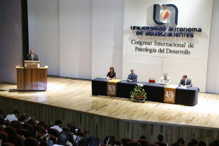 Presentan investigación sobre procesos mentales de niños menores de un año