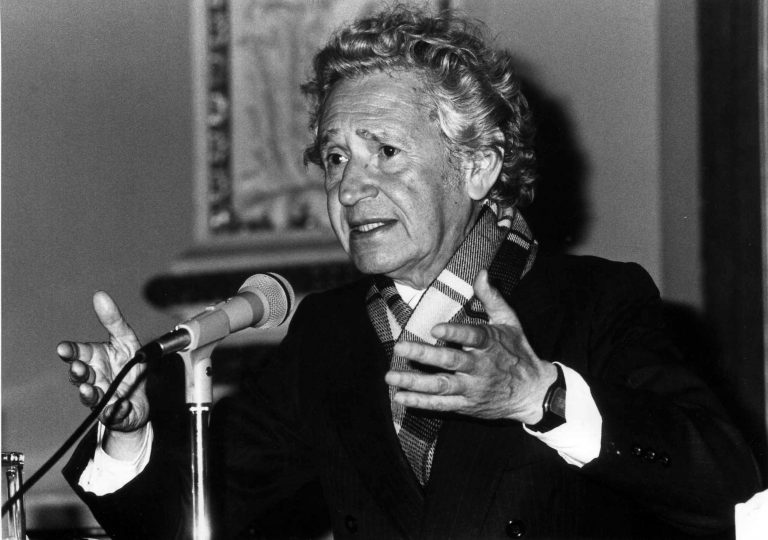 Juan José Arreola, gran precursor de las formas de escritura breve