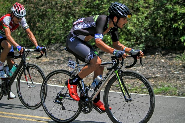 El equipo Cycling Academy firmó al campeón nacional de México, Luis Lemus
