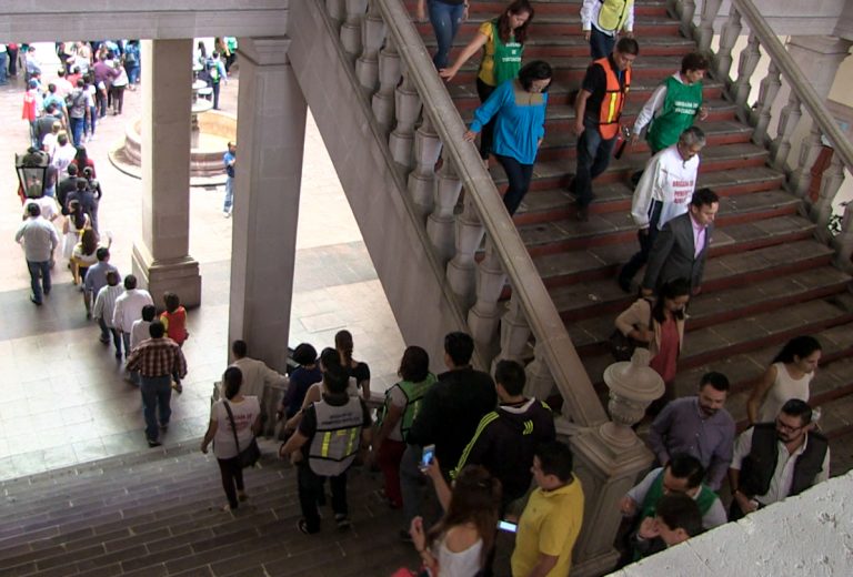 Realizan simulacro de evacuación