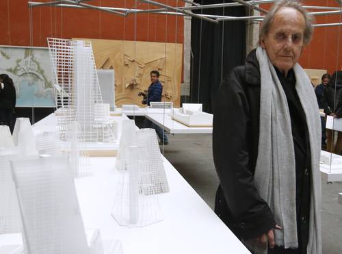 Rinden homenaje al arquitecto Teodoro González de León en el Colmex