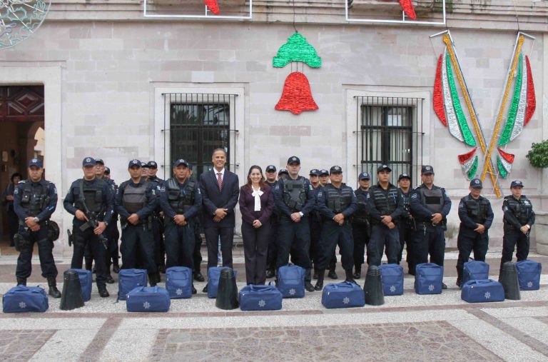 Entregan equipamiento a policías de Jesús María