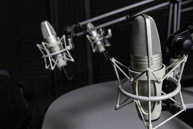 Programa Finanzas y Negocios de radio UAA cumple siete años al aire