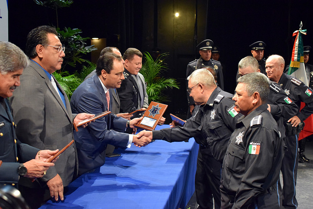 Entregan reconocimientos de antigüedad a personal de la Secretaría de Seguridad Pública y Tránsito