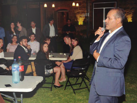 Se reúne Martín Orozco con jóvenes