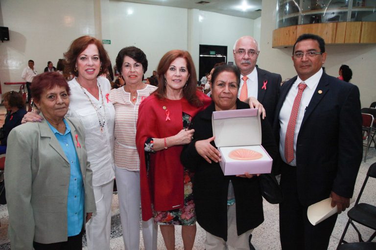 Hasta un 16 por ciento de las muertes por cáncer en mujeres son por el cáncer de mama