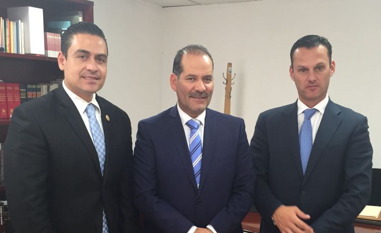 Promete Martín Orozco fortalecer hospitales y centros de salud