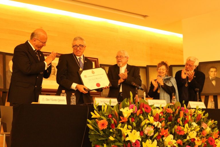 Ingresa Pedro Martín Butragueño a la Academia Mexicana de la Lengua