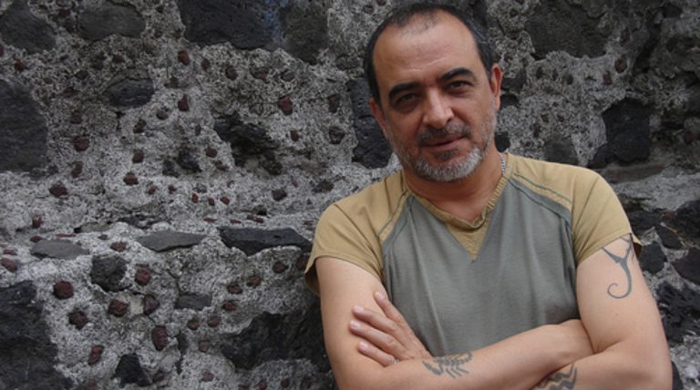 El humor y la lengua son símbolos de identidad: Jaime López