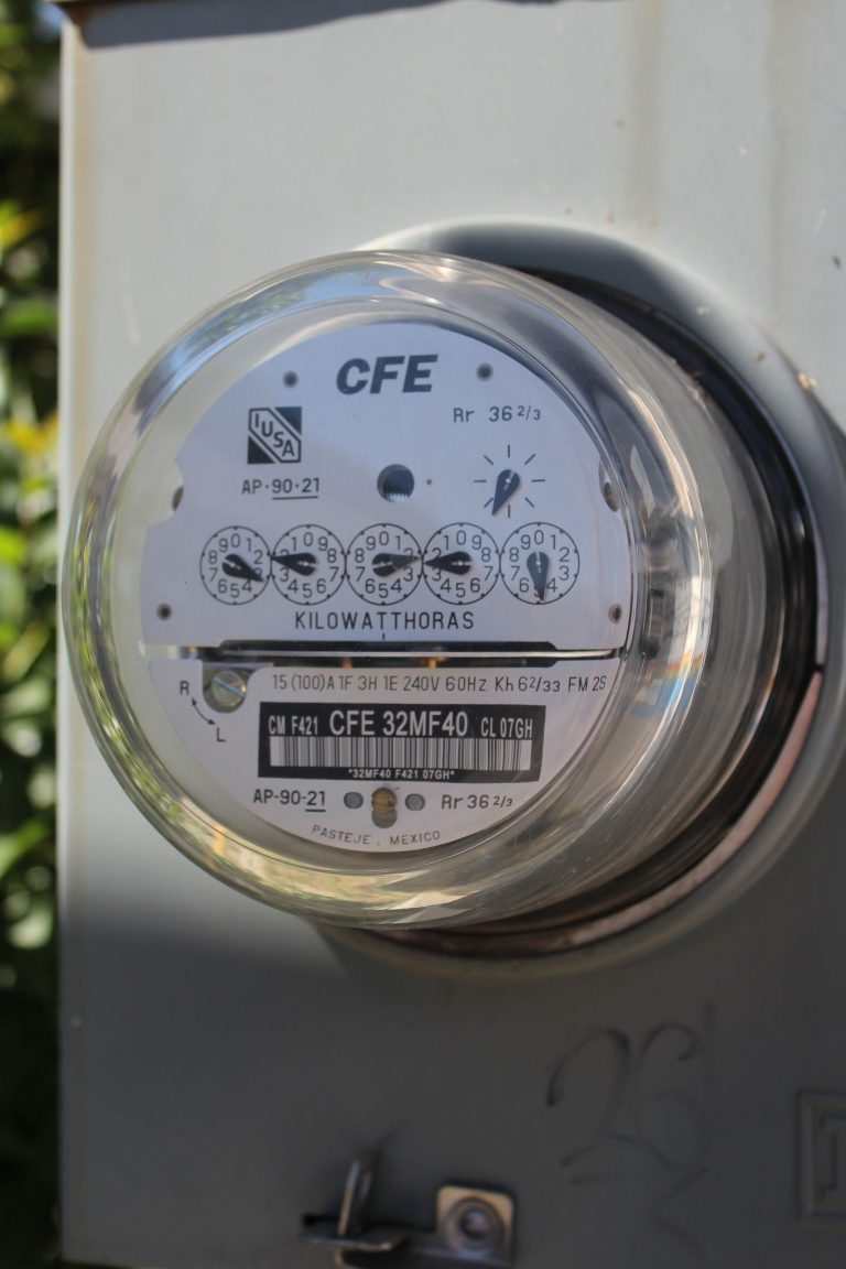 El incremento a la tarifa eléctrica deteriora la economía de los trabajadores