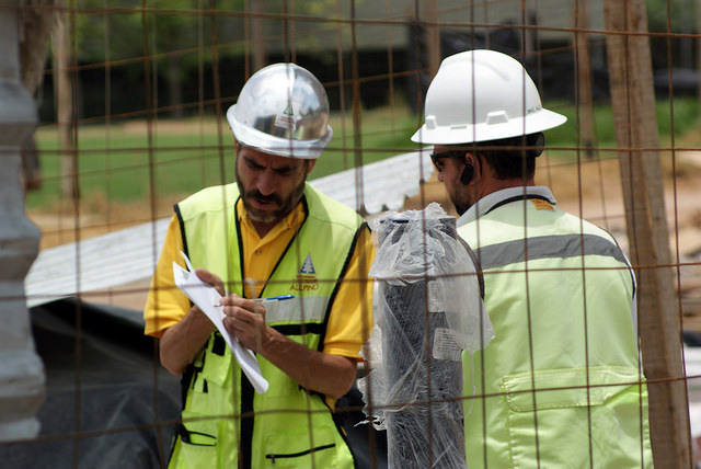 Supervisan avance de obra en Villas del Campestre