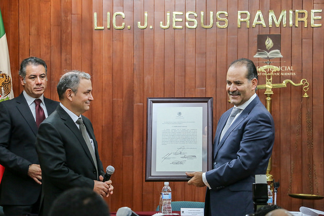 Recibe Martín Orozco constancia como gobernador constitucional del estado