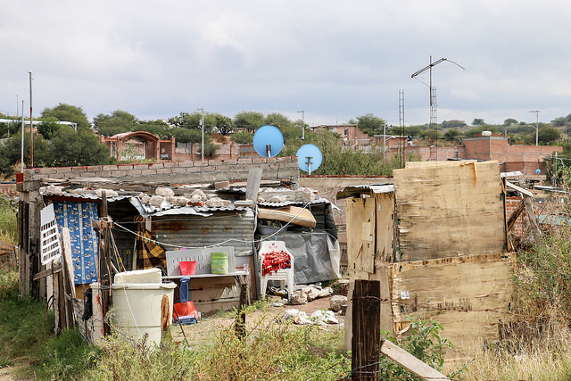 En la precariedad y alejados del desarrollo, 60 por ciento de mexicanos