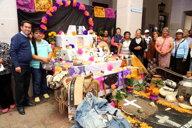 Realizan Concurso de Altares de Muertos