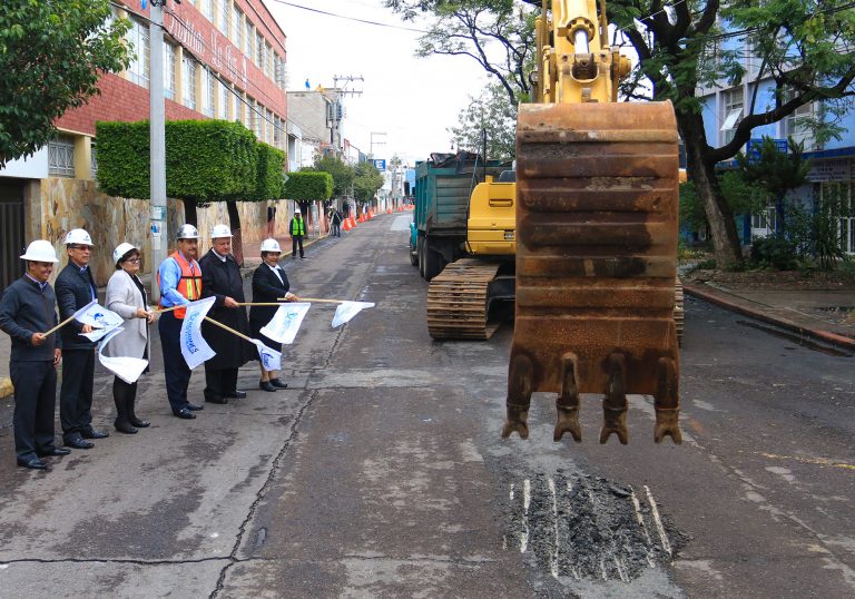 Inician obras en la calle Primo Verdad