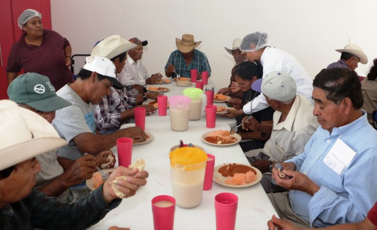 Atienden comedores comunitarios de la capital de Aguascalientes a más de 29 mil personas