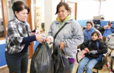 Distribuyen apoyos entre la población vulnerable