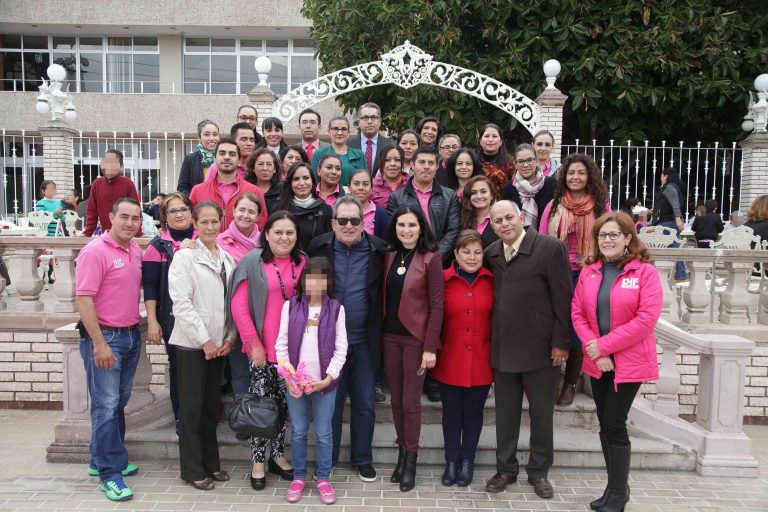 Organizan convivencia para familias que adoptaron en esta administración