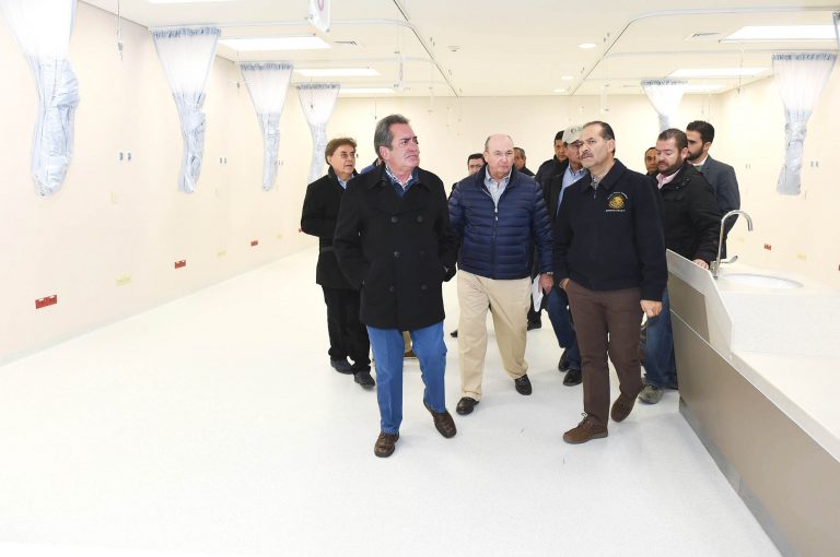 Asisten Lozano y Orozco a supervisión de las obras del Hospital Hidalgo y el MECA