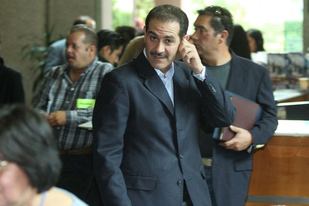 Prófugos de la justicia deben seguir el ejemplo de Padrés