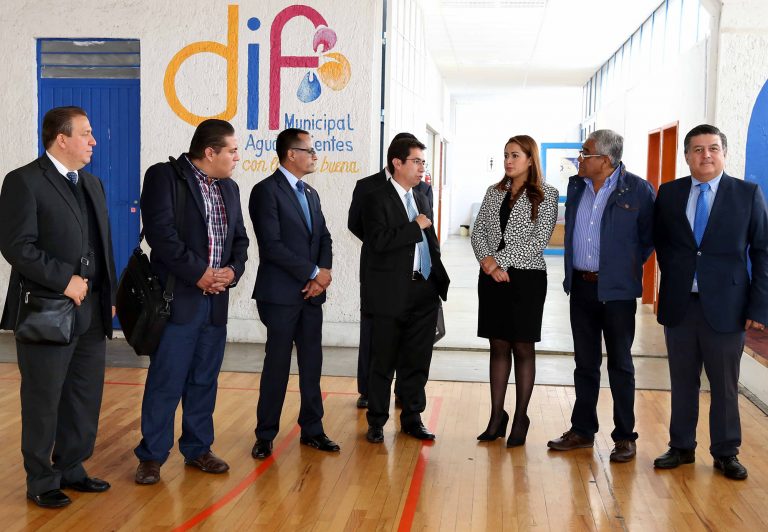 Se reúne Teresa Jiménez con el director del DIF municipal