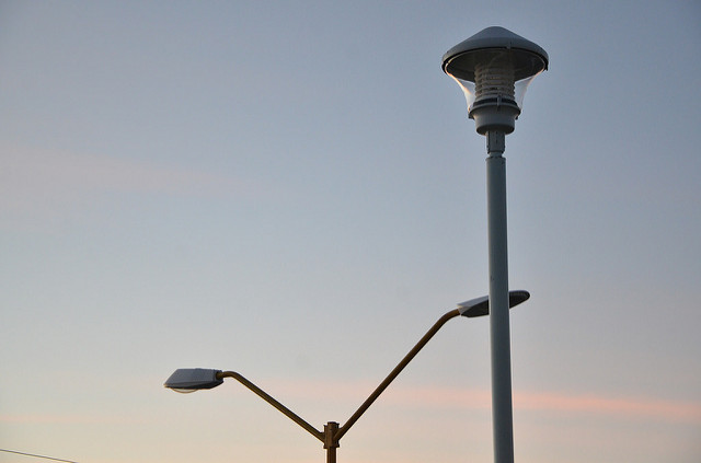 Hasta 31 mil pesos puede pagar quien choque un poste de luz