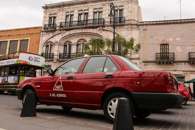 Rechazan diputados revisar concesiones de taxi y comparecencia de ex funcionarios estatales