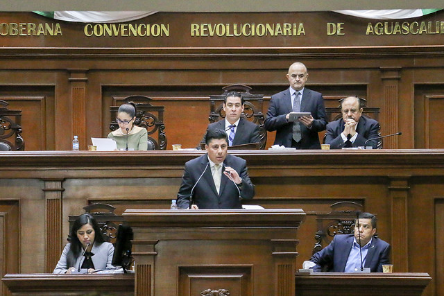 Compareció el secretario de Finanzas para detallar el Paquete Económico 2017