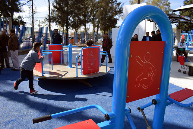 Entregan parque para discapacitados y adultos mayores