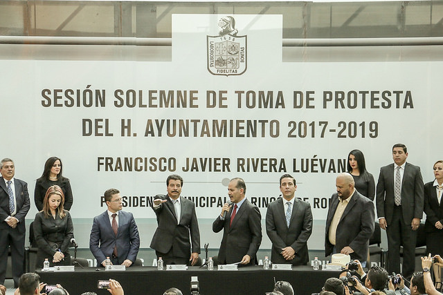 Asiste el gobernador a tomas de posesión de alcaldes