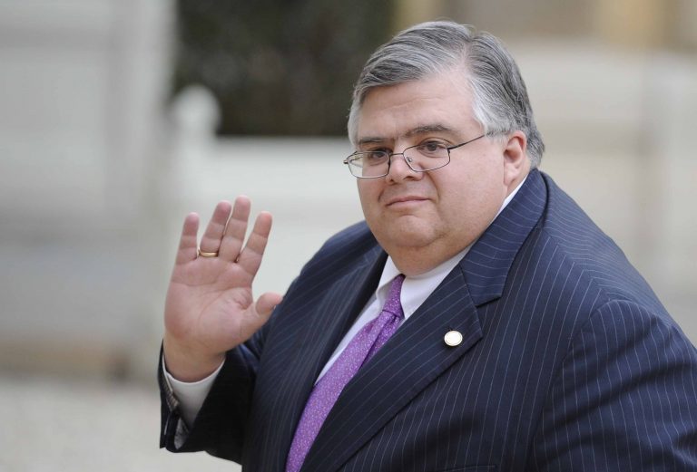 Confirman renuncia de Carstens al frente del BdeM