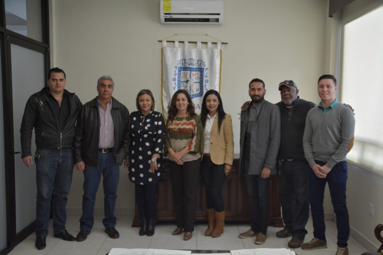 Entrega municipio de Jesús María premios a ganadores de concursos de fotografía