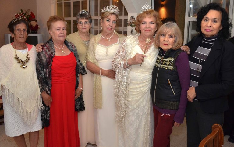 Visitan el Club de Tercera Edad Bicentenario