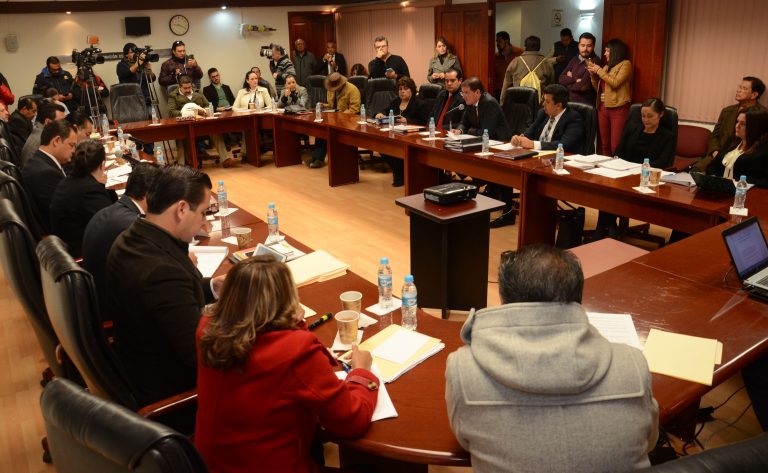 Comparece Arturo Solano ante el Congreso