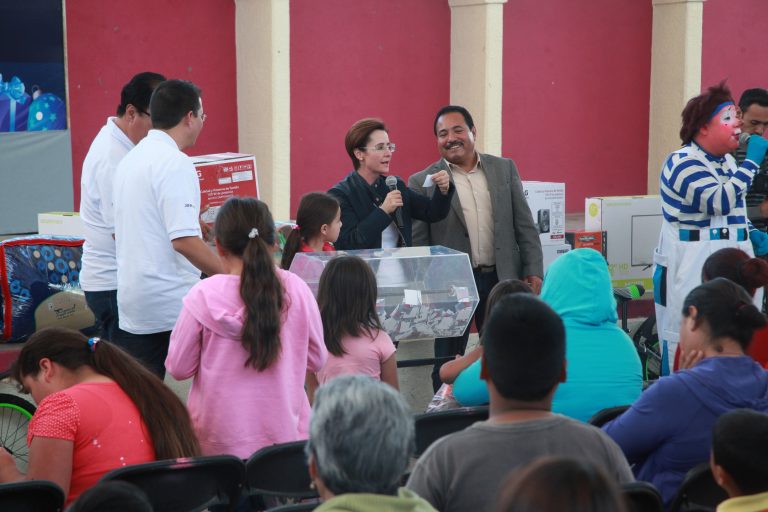 Concluye Gira navideña del DIF estatal