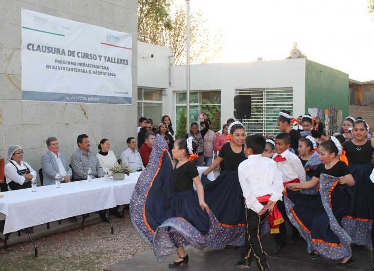 Finalizan cursos y talleres del Cedeco Pabellón de Arteaga