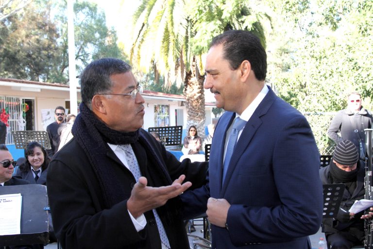 Entregan uniformes a integrantes de la Banda Sinfónica Municipal