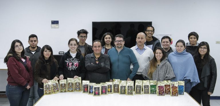 Estudiantes de la UAA generan imagen gráfica para cafetalera