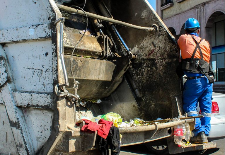 Prometen que no se privatizará el servicio de recolección de basura