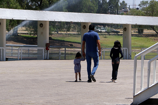 Aprueban a trabajadores licencia de paternidad con goce de sueldo