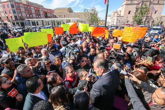 A los taxistas los engañó Carlos Lozano, que denuncien ante la Fiscalía: Martín Orozco