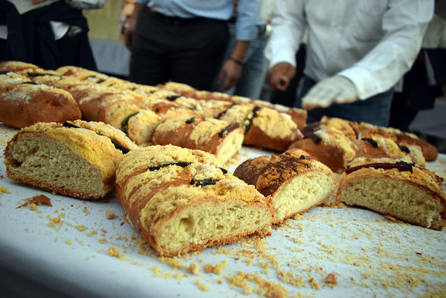 Integrantes de GAPS parten rosca en Palacio Municipal