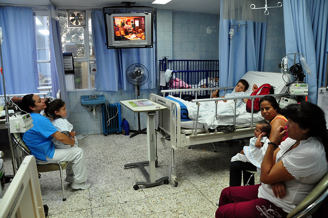 Preparan antología poética ilustrada por niños pacientes del área de Pediatría