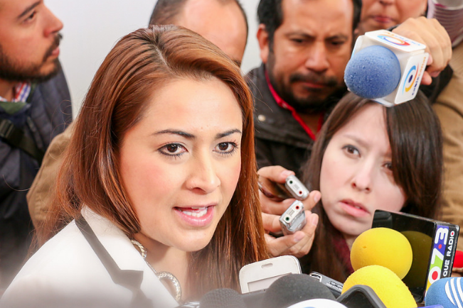 Prepara Teresa Jiménez embestida contra la concesionaria