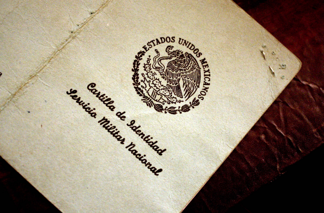 Jóvenes deben realizar el proceso de sellado de la cartilla militar