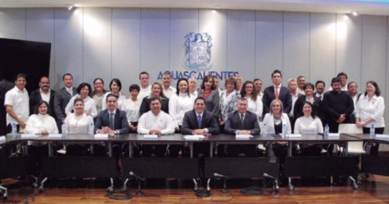 Recibe gobierno estatal a los burócratas sindicalizados